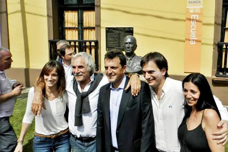 El padre y los suegros de Sergio Massa se vacunaron en enero
